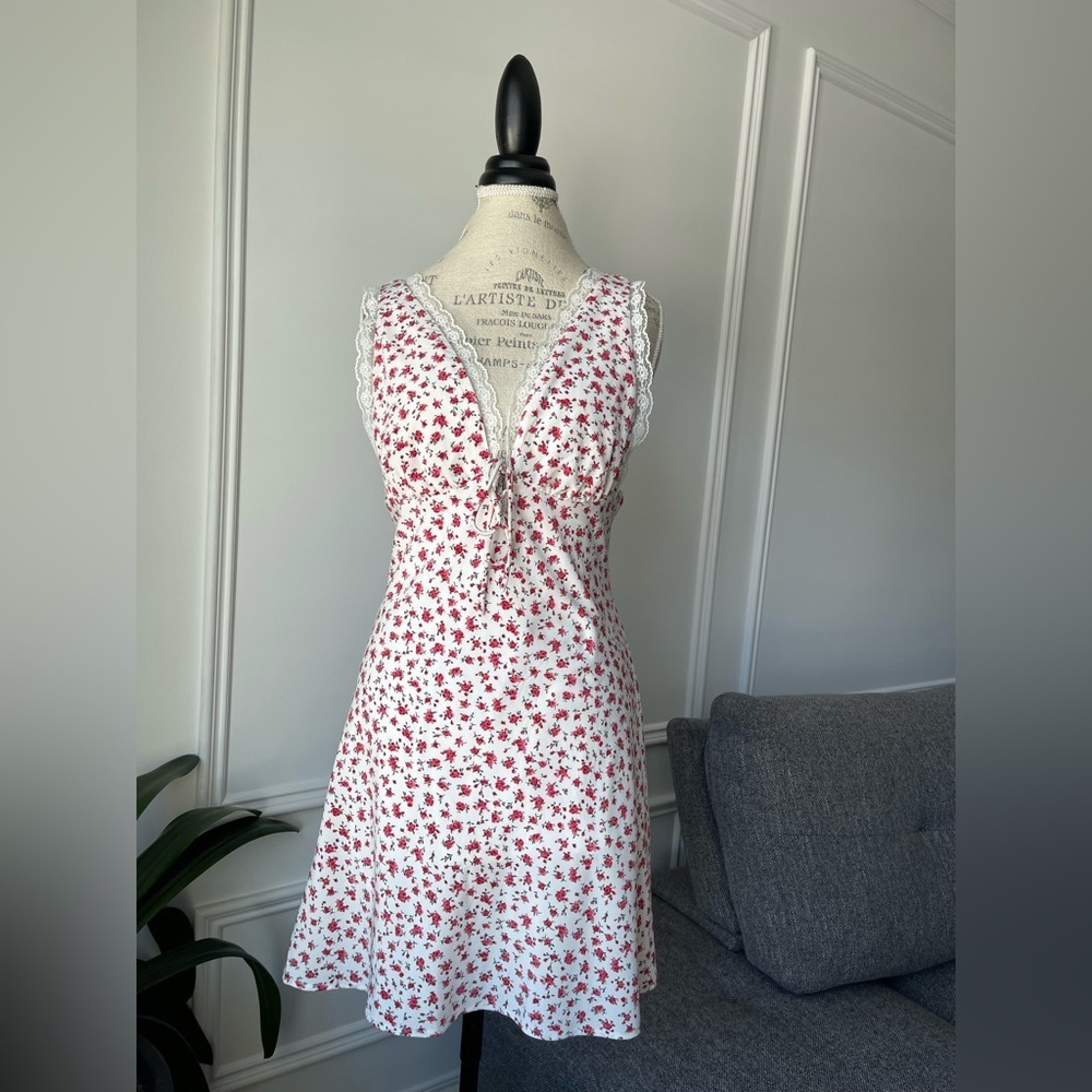 Thirty Thirty Floral Sleeveless Dress with Lace Trim